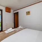 Maksim * Crikvenica