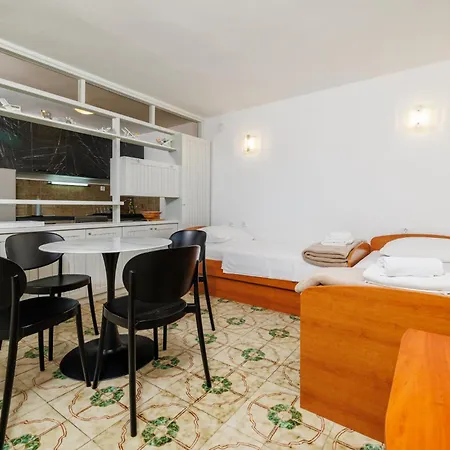 Apartment Maksim *