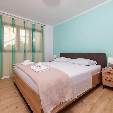 Maksim * Цриквеница