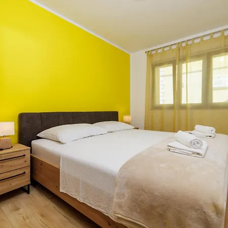 Maksim Apartment *